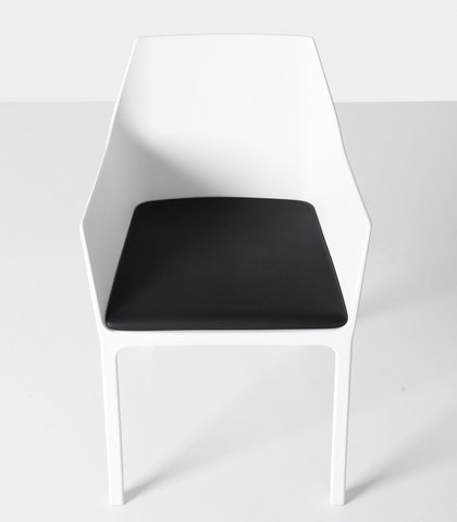 kristalia-pillet-mem-chair-1200.jpg