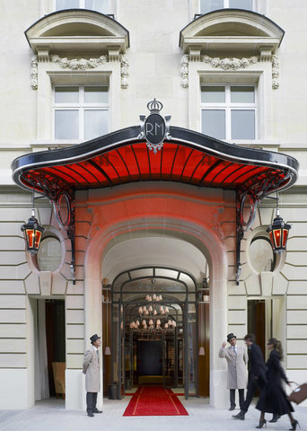 Le-Royal-Monceau-In-Paris-By-Philippe-Starck-arquitecture-Luxury-hotel.jpg
