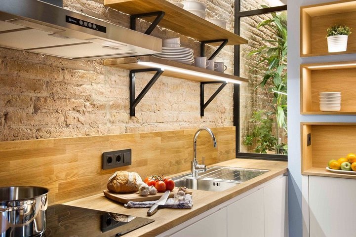 wooden-elements-in-kitchen.jpg