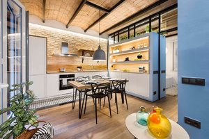 MODERN KITCHEN AND INTEGRATED DINING ROOM
